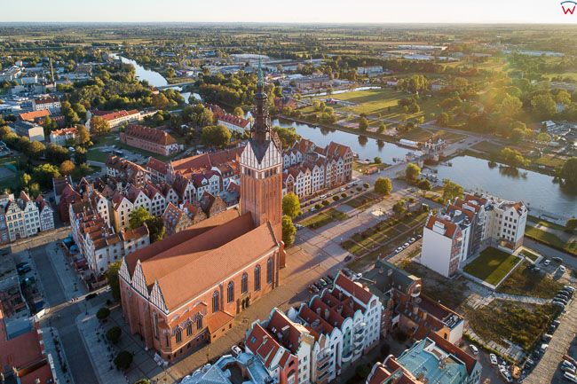Elblag, lotnicza panorama strego miasta z katedra sw. Mikolaja. EU, PL, Warm-Maz. Lotnicze.